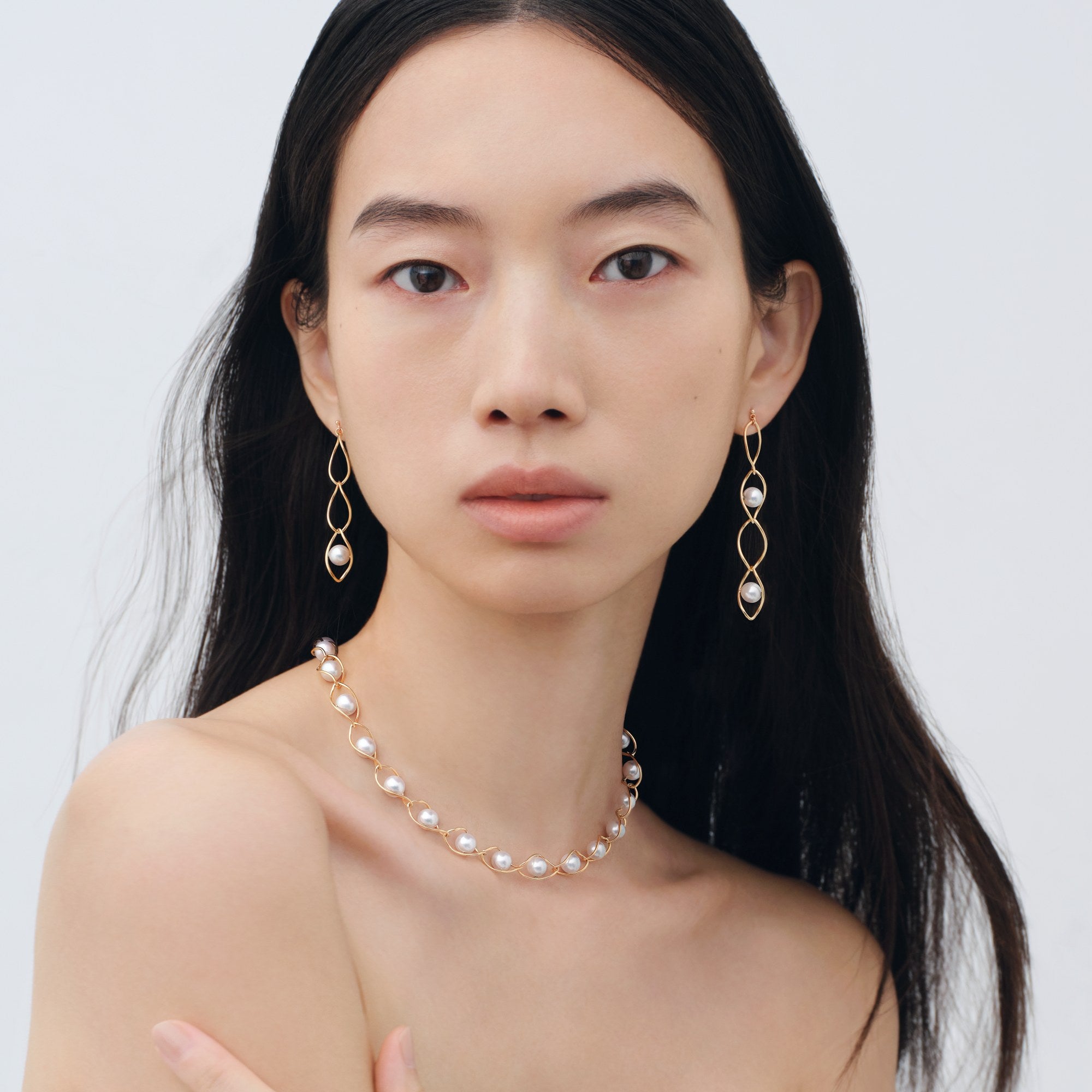 UNERI Pearl Necklace