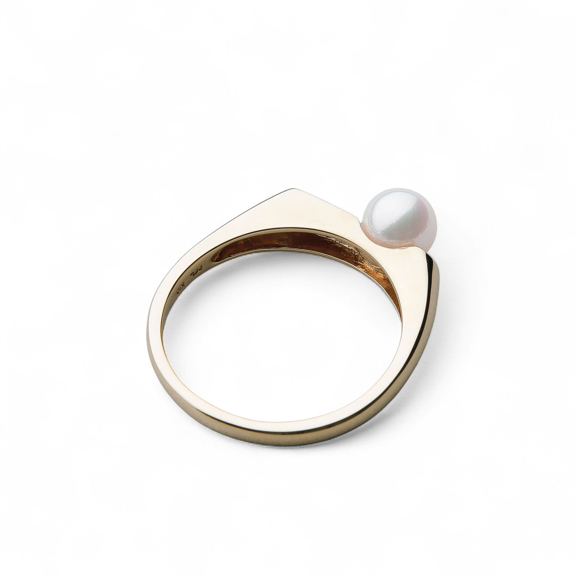 Carina Akoya Pearl Signet Ring 5.5-6.0mm K10 Yellow Gold