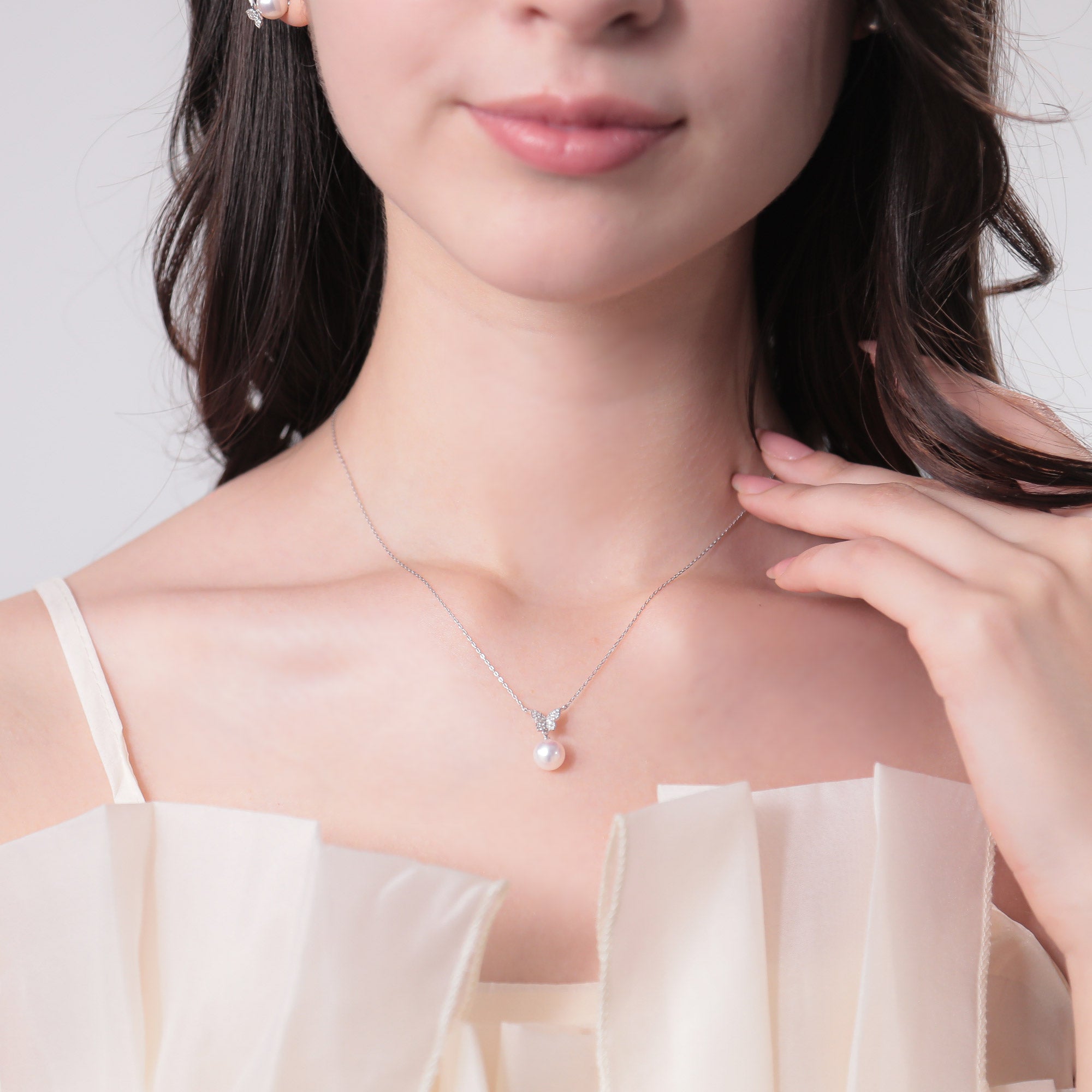 petit amie Akoya Pearl Butterfly Pendant 7.5-8.0mm K18WG