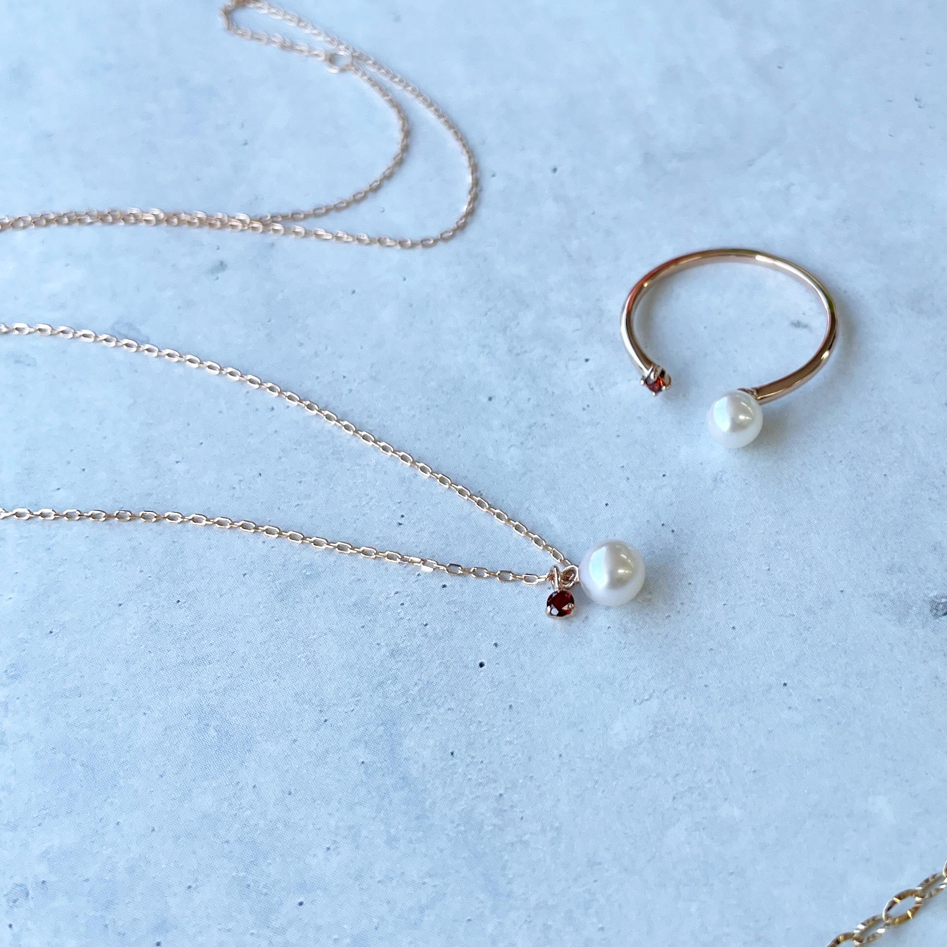 Felice Akoya Pearl Pendant 4.5–5.0mm K18PG with Garnet