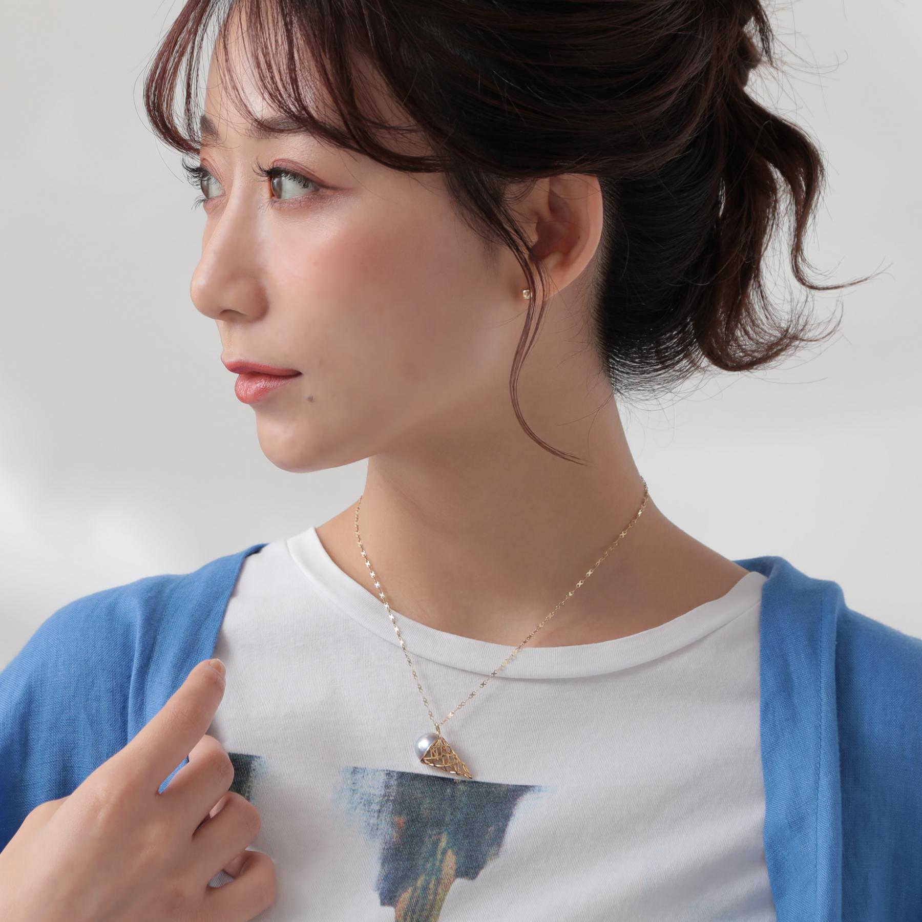Mabe Pearl Pendant Top K18YG Blue Ice Cream Design