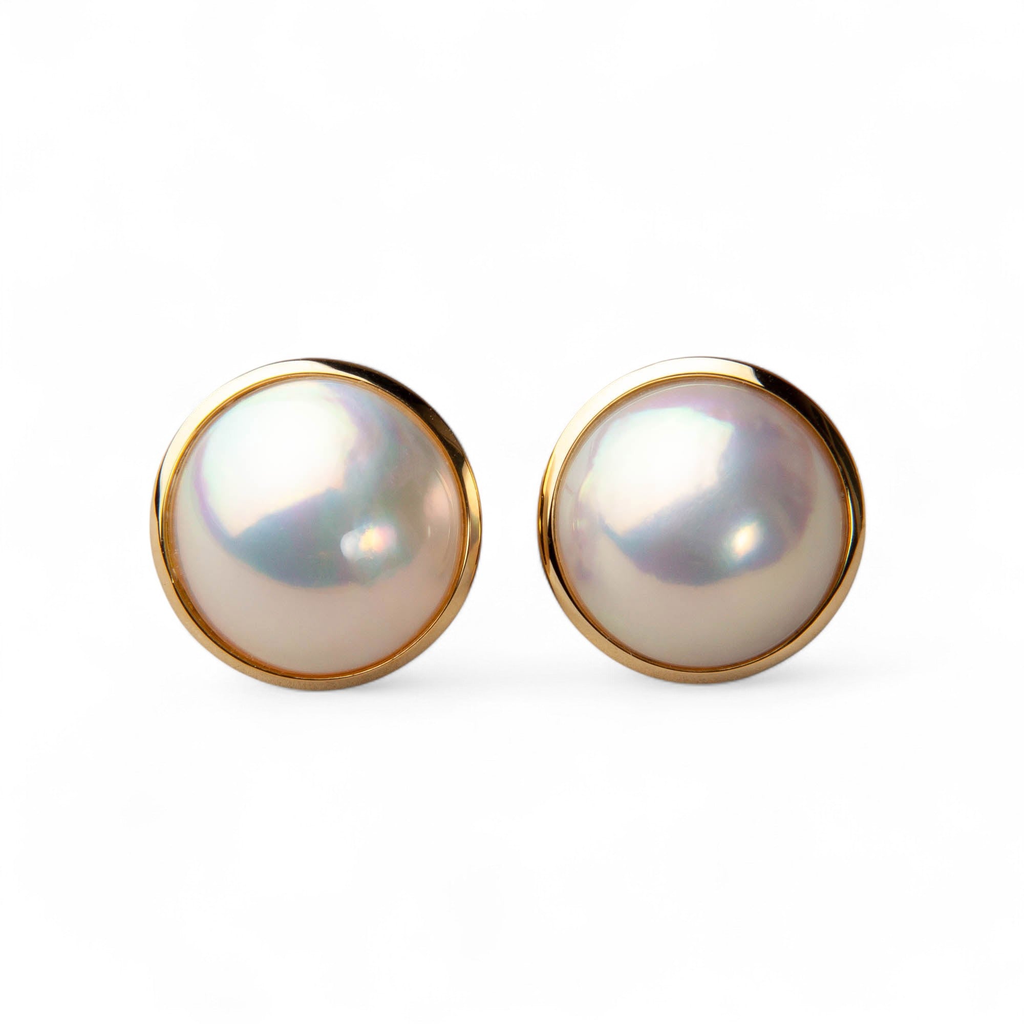 Mabe Pearl Earrings 12mmUP K18YG Aurora White