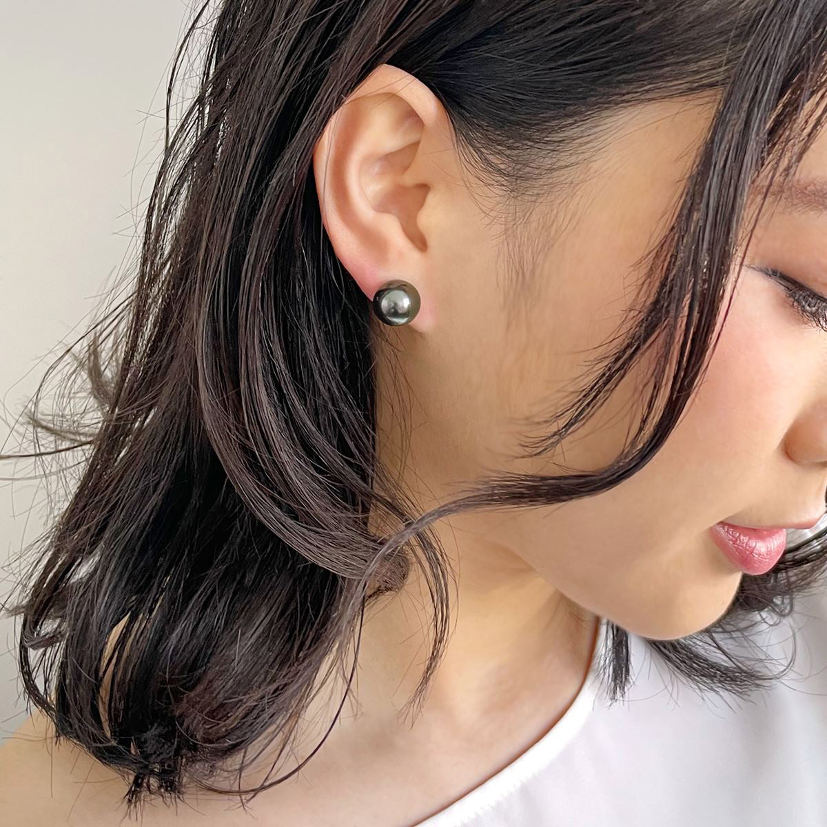 Tahitian+ Tahitian Black Pearl Stud Earrings 11mmUP PT900 Premium Grade