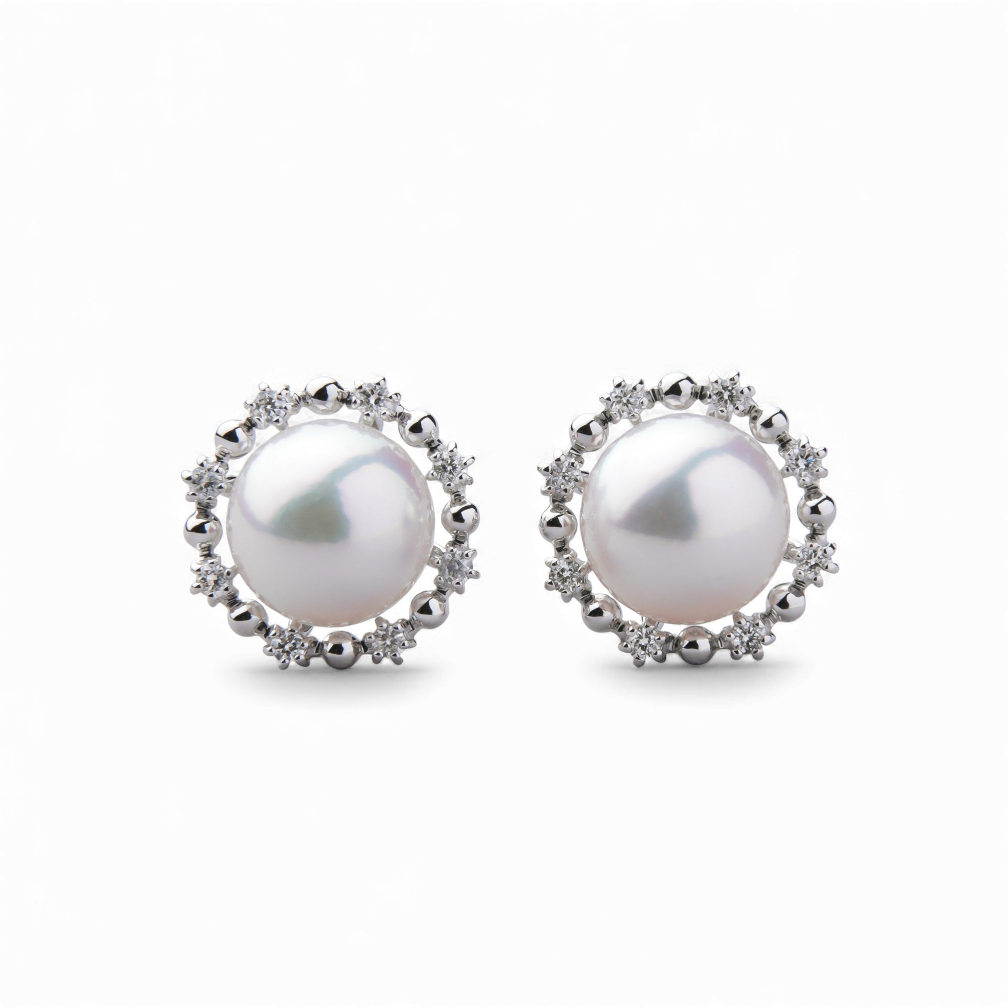花玉 Akoya 珍珠耳环,7.5–8.0mm,PT900 光环镶嵌