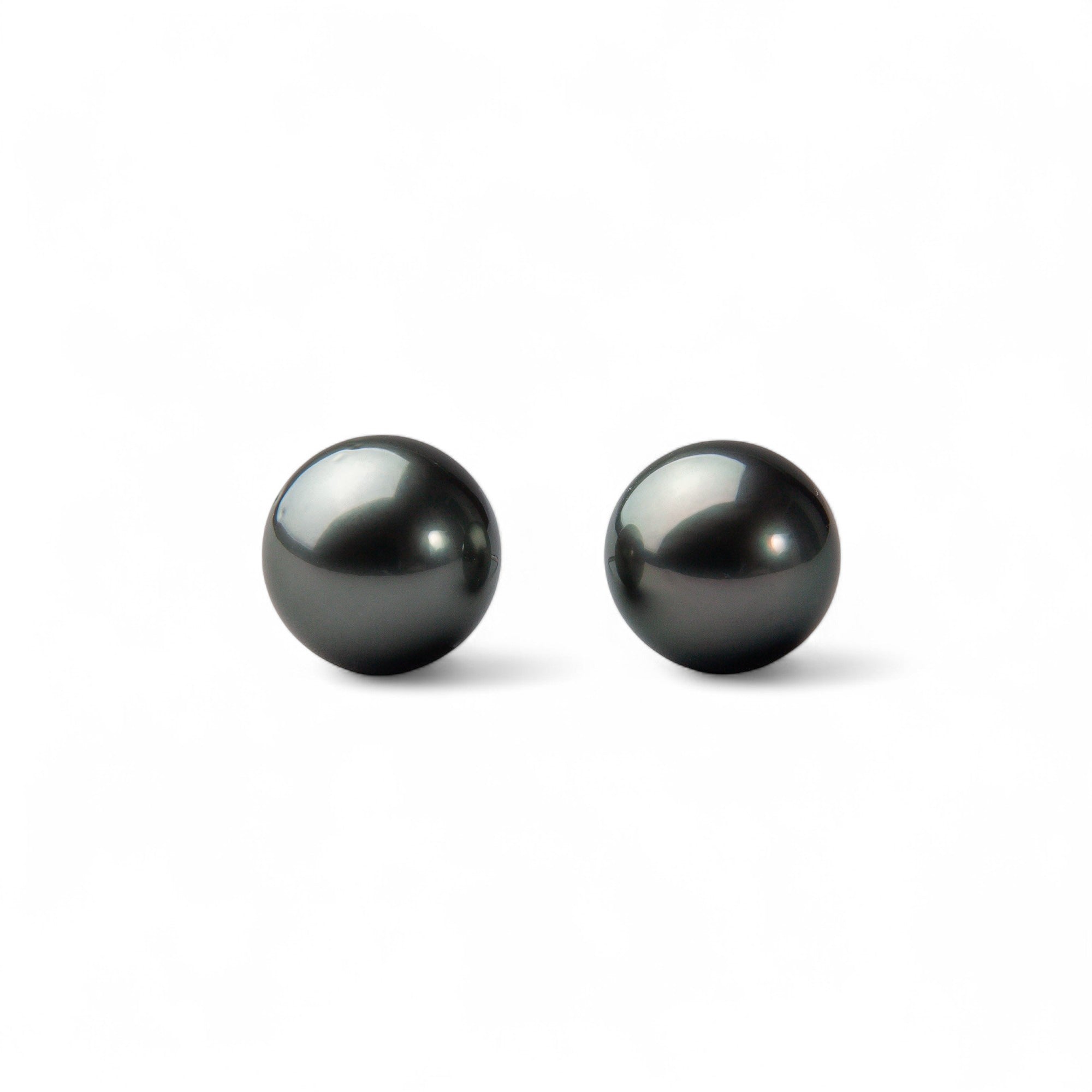 LUXE Tahitian Black Pearl Earrings 9mmUP K14WG
