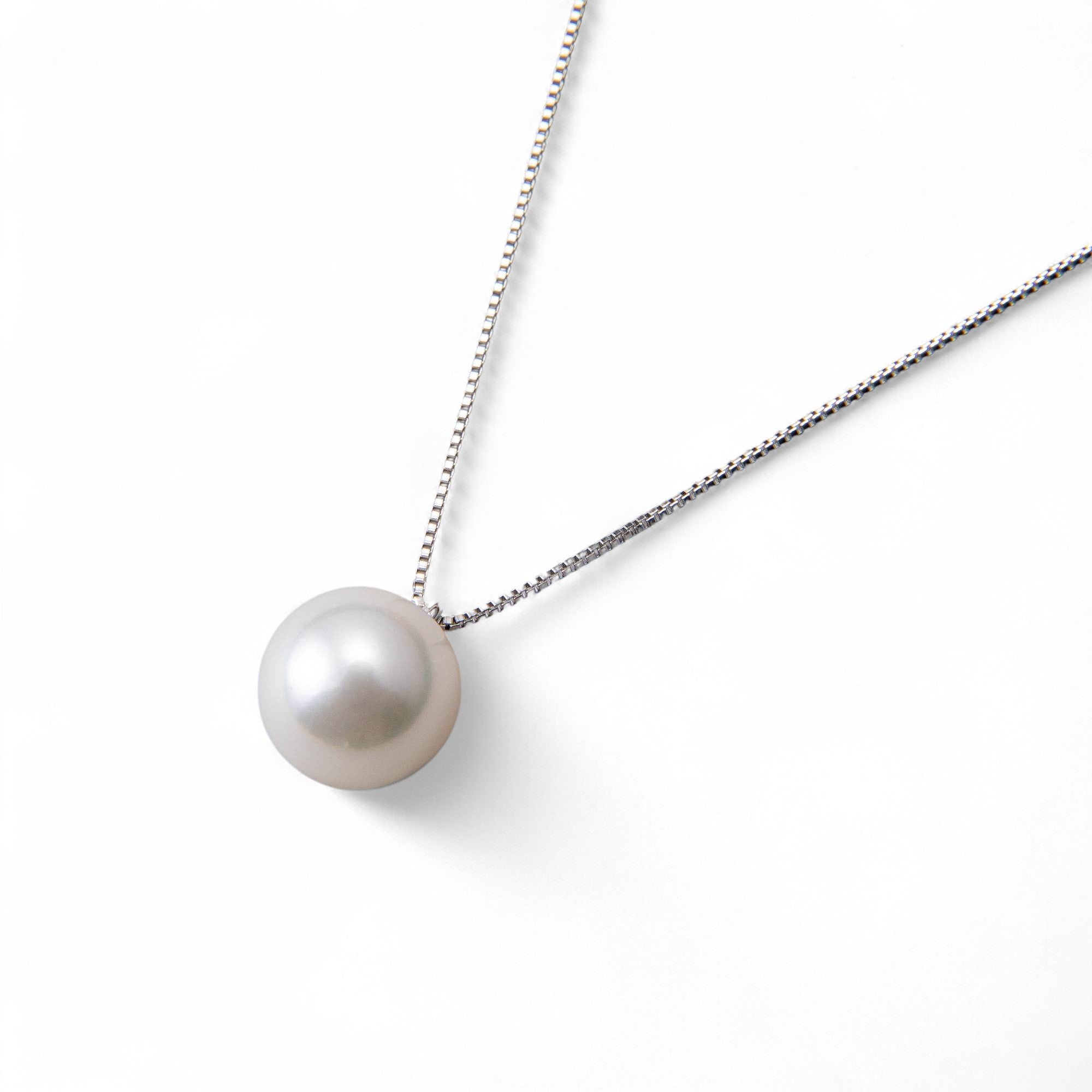Akoya Pearl Single Pendant 8.0–8.5mm K18WG/K18YG