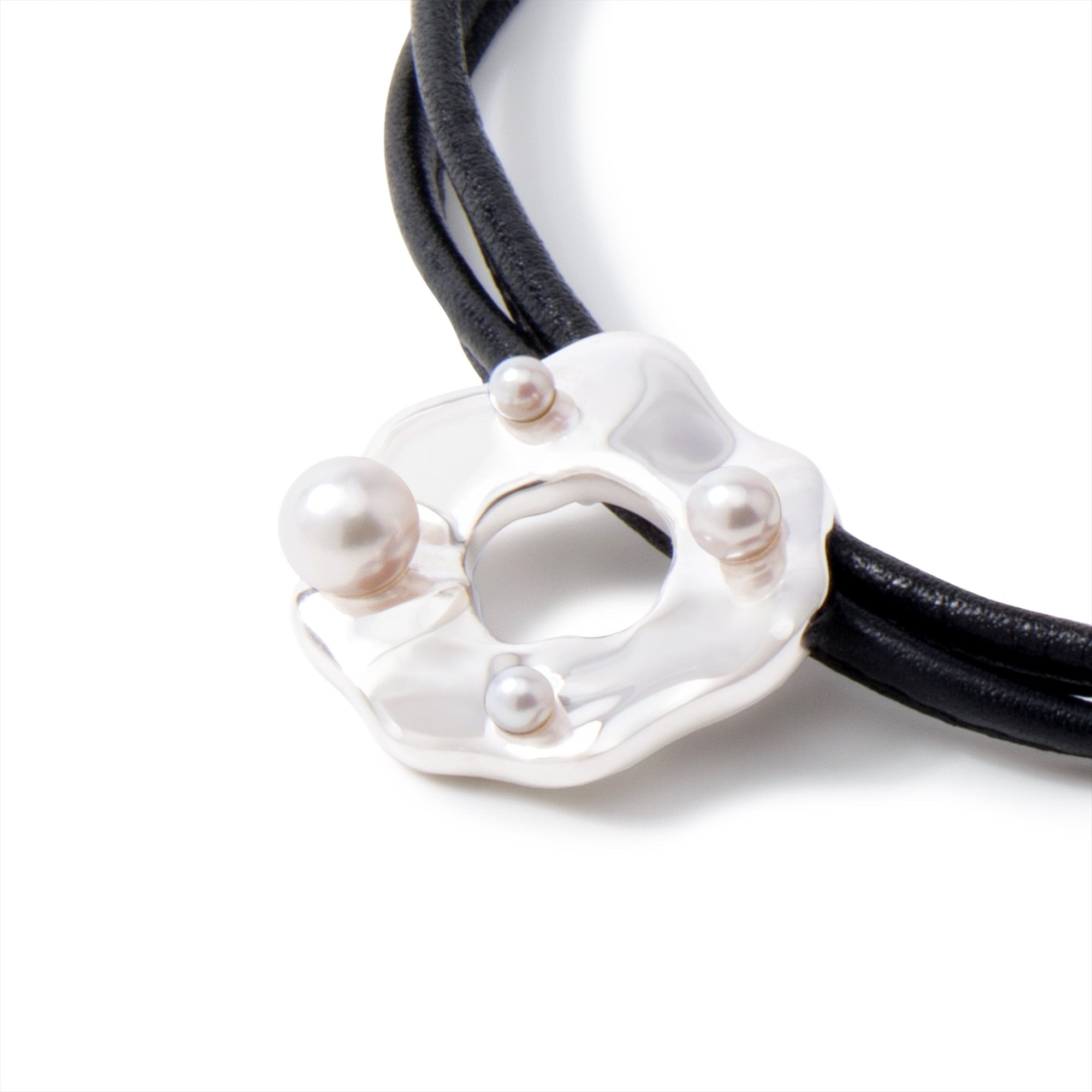 Maya Leather Choker Necklace Akoya Pearl 3.0-7.5mm SV925