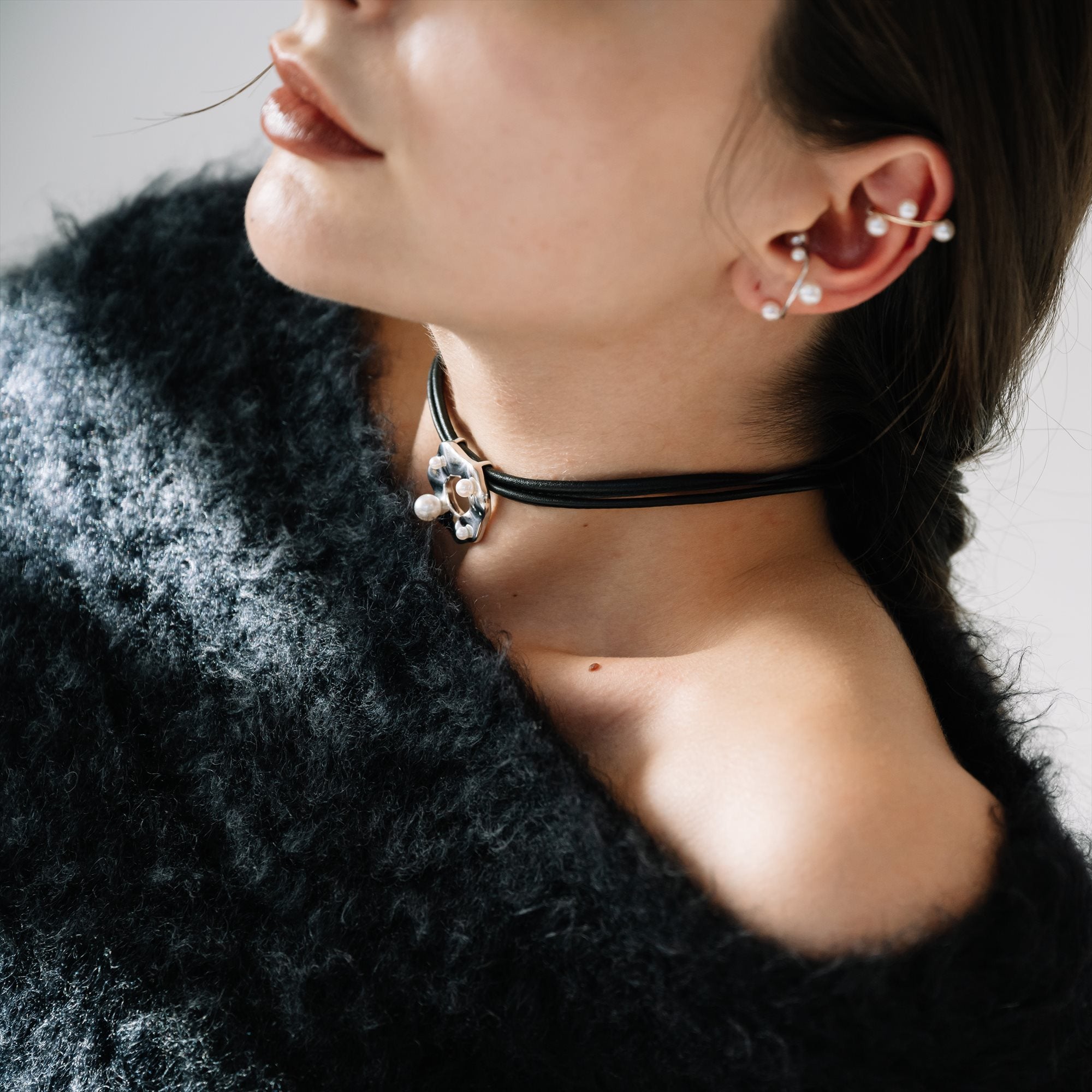 Maya Leather Choker Necklace Akoya Pearl 3.0-7.5mm SV925