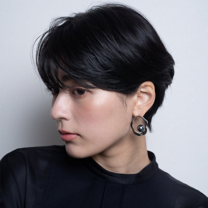 Marissa Earring Wave/Inside (Single) Tahitian Black Pearl 11mmUP K18WG/SV