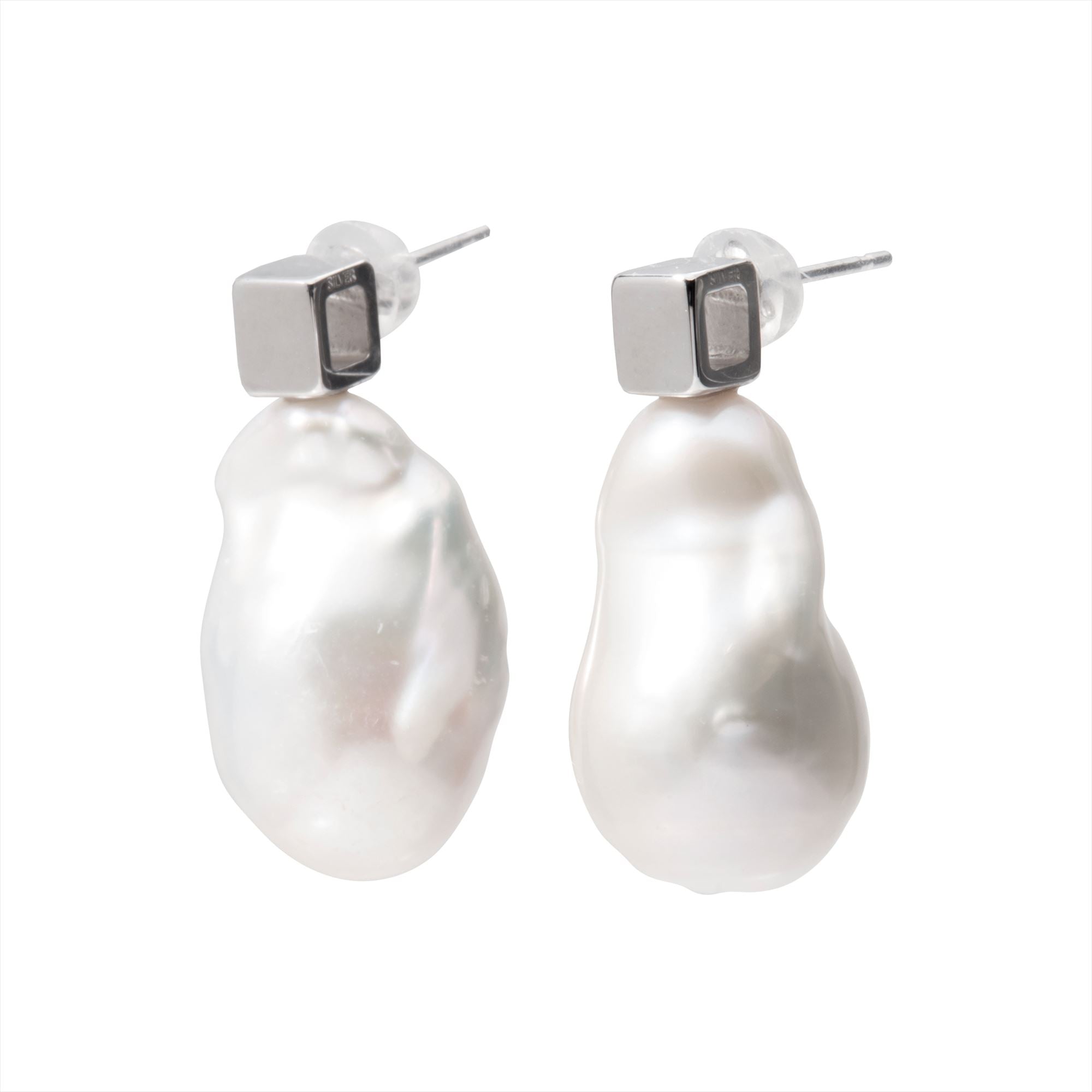 Carre Baroque Pearl Earrings Freshwater Pearl 12mmUP K18WG/SV925