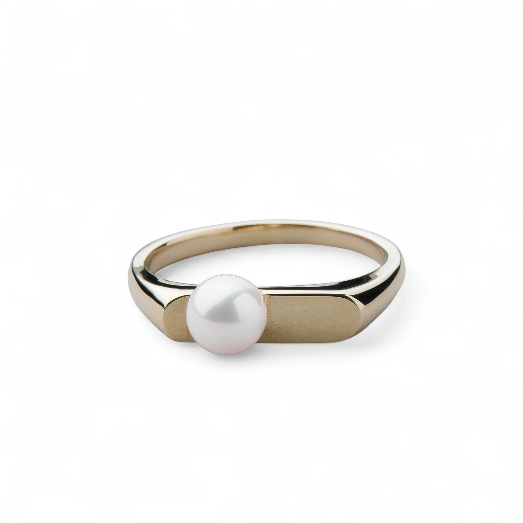 Carina Akoya Pearl Signet Ring 5.5-6.0mm K10 Yellow Gold