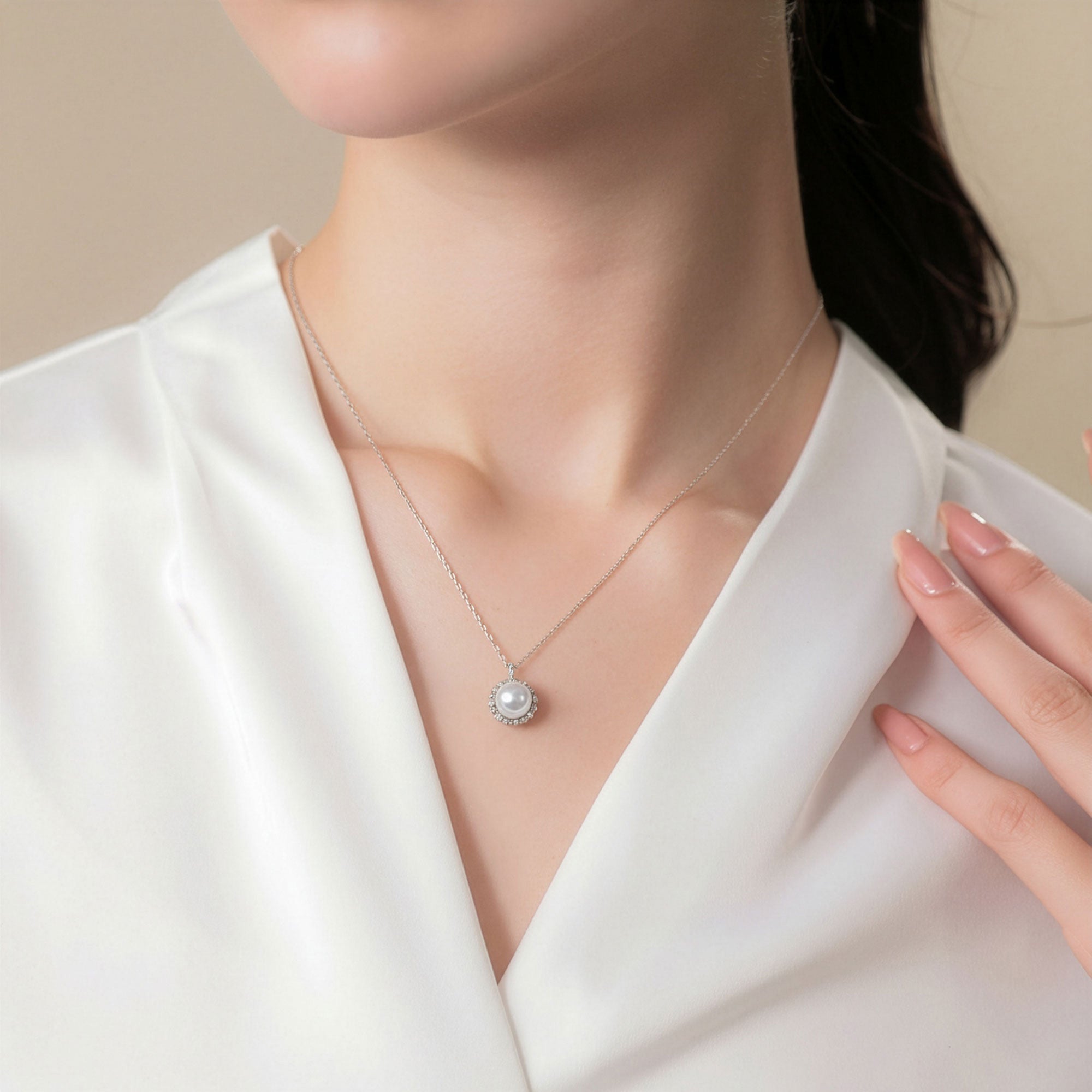 Aurora HANADAMA Akoya Pearl Pendant Top 7.5–8.0mm PT900 Halo Design