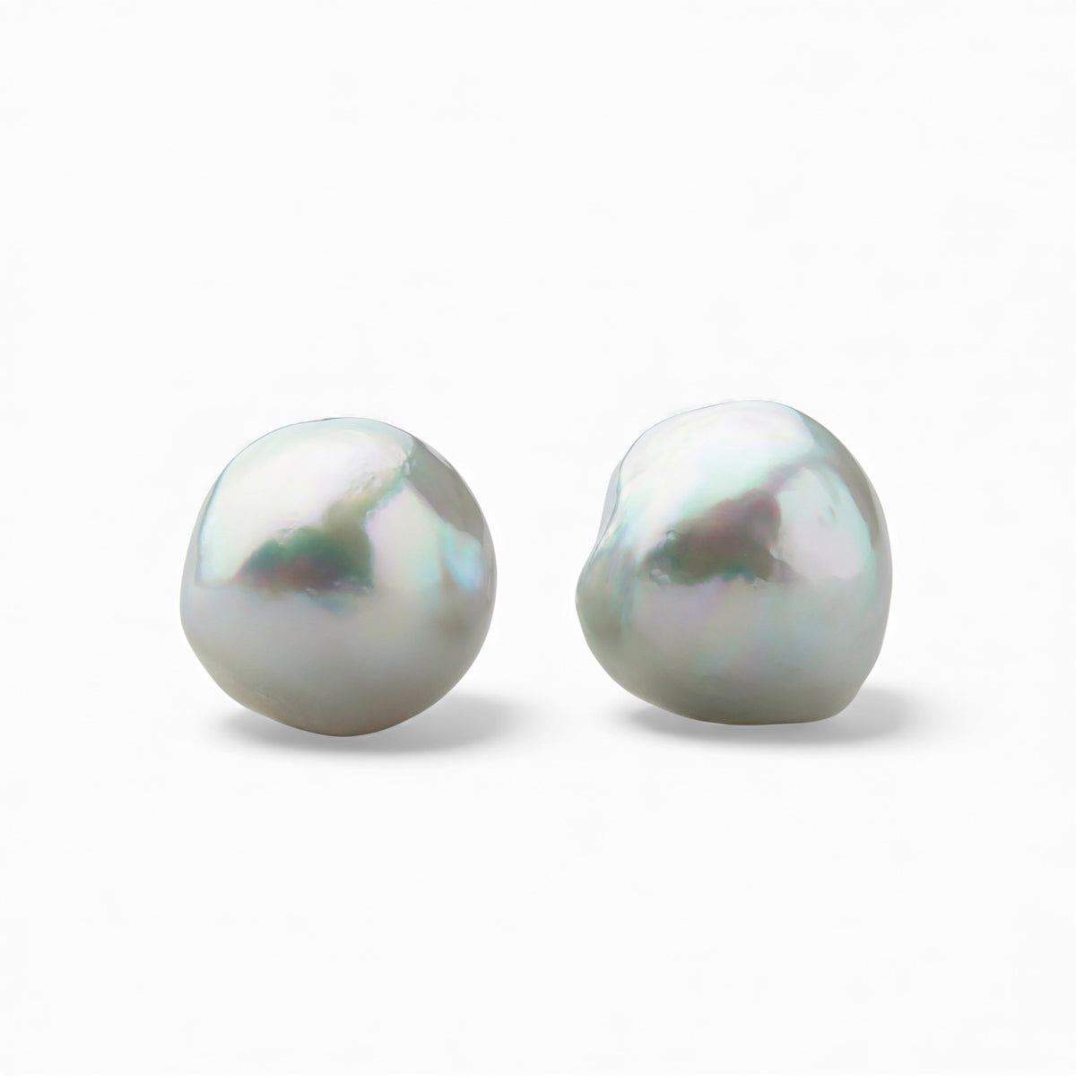 breeze Natural Color Akoya Pearl Pierced Earrings 11.0-11.5mm PT900