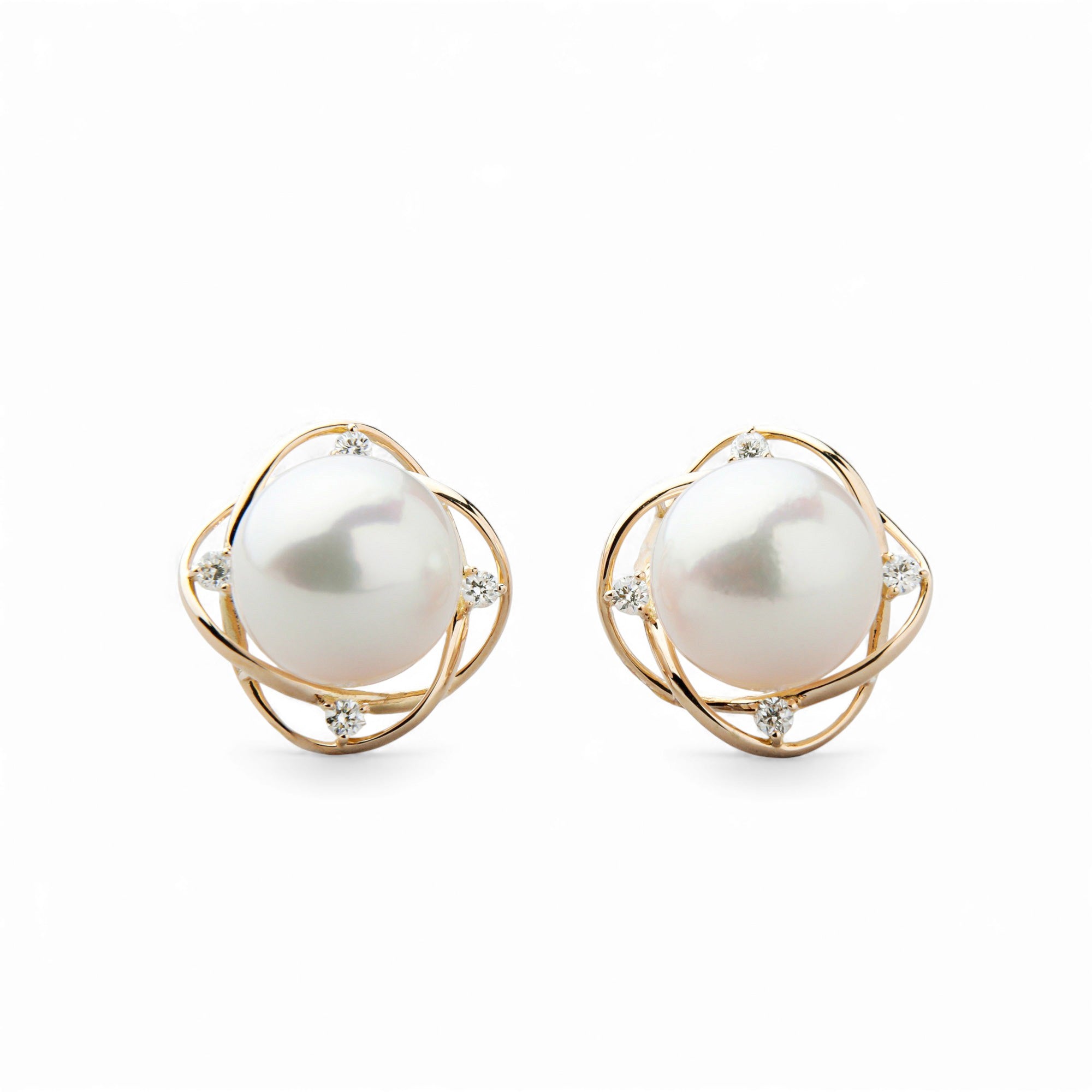 LUXE Akoya Pearl Earrings 8.5–9.0mm PT900/K18YG