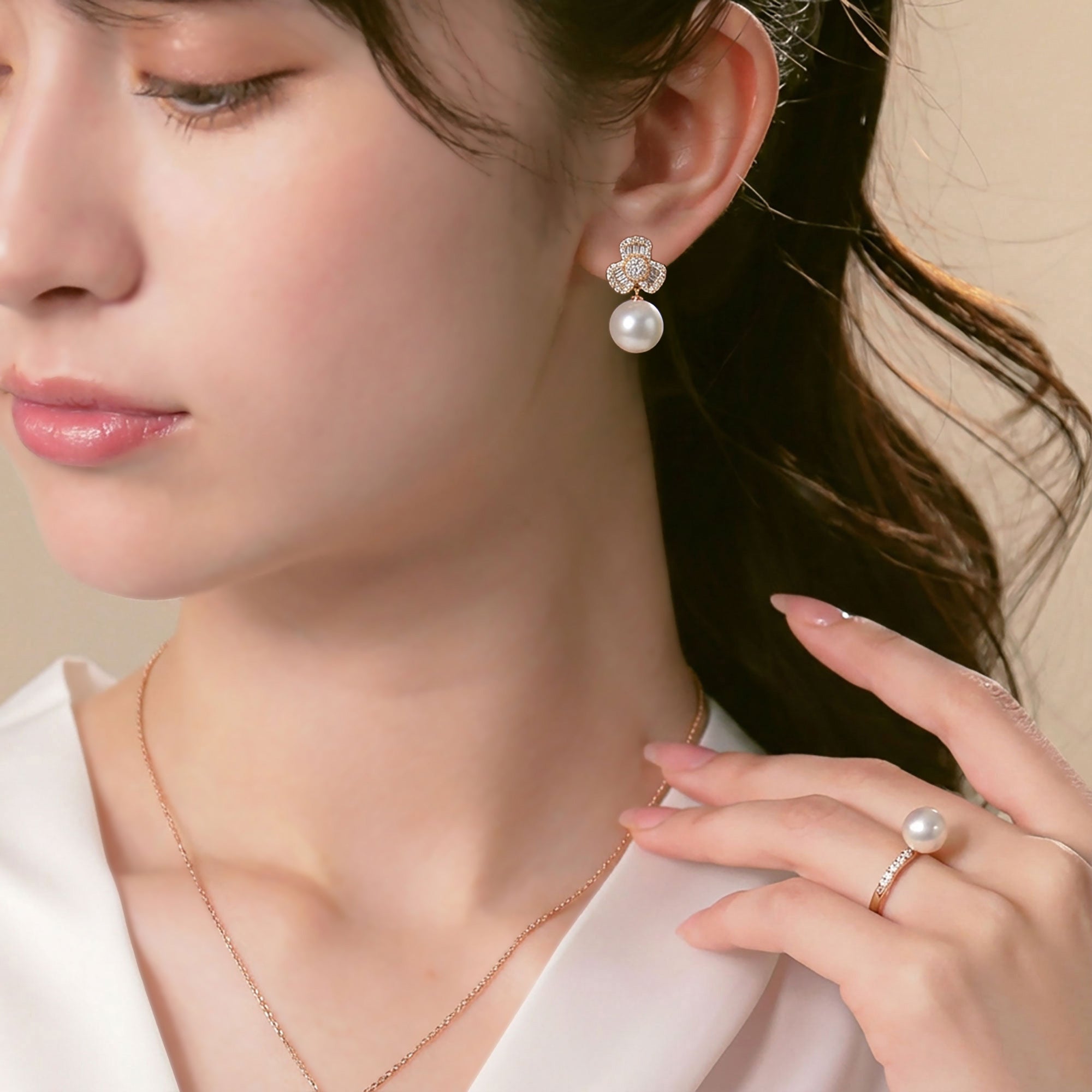 South Sea White Pearl Earrings 10mmUP K18YG with Aurora Phoenix Certification