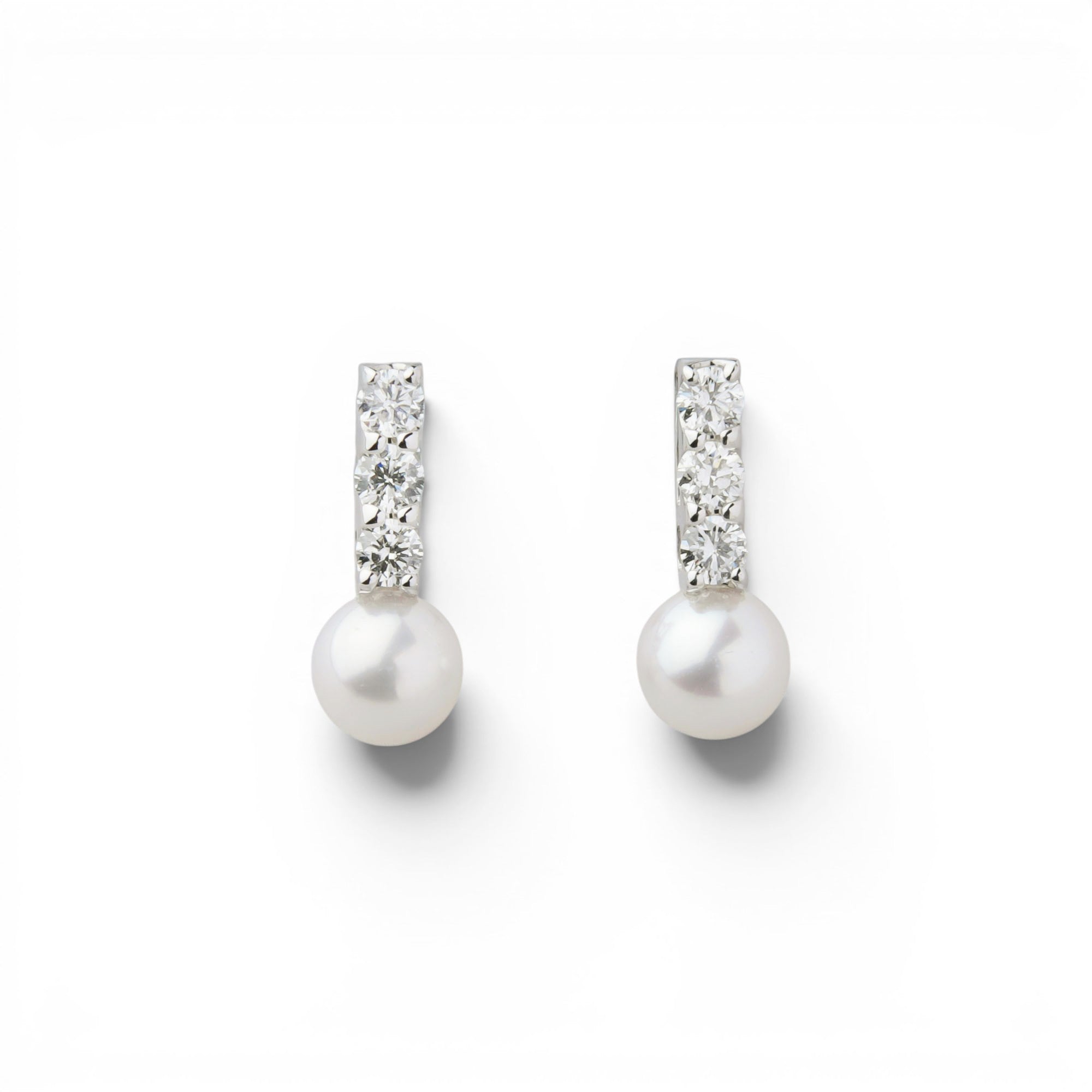 Petit Claire Akoya Pearl Earrings 4.5-5.0mm PT900/K18YG